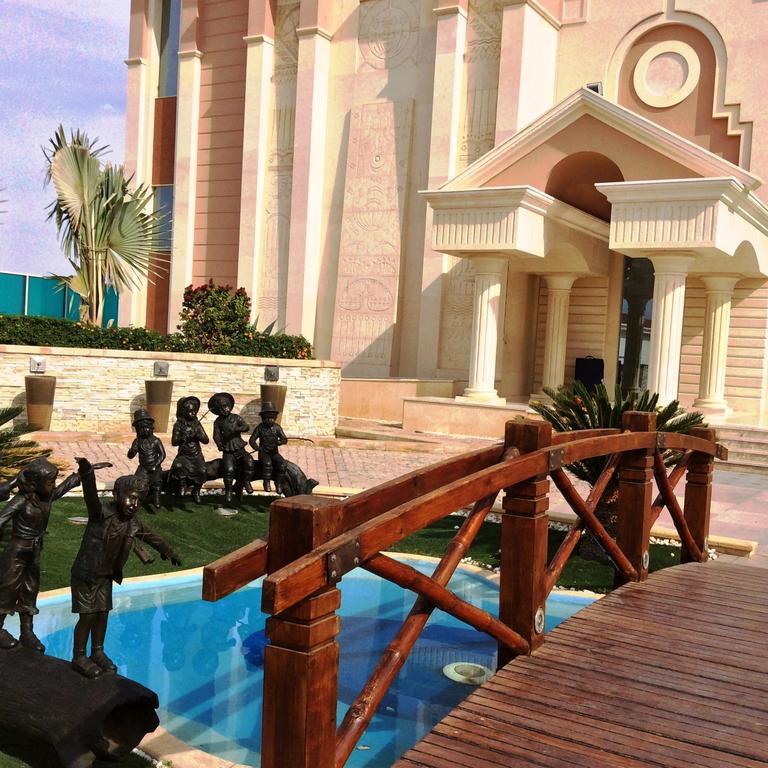Xperience Sea Breeze Resort Sharm el-Sheikh Exterior foto The bridge of the children